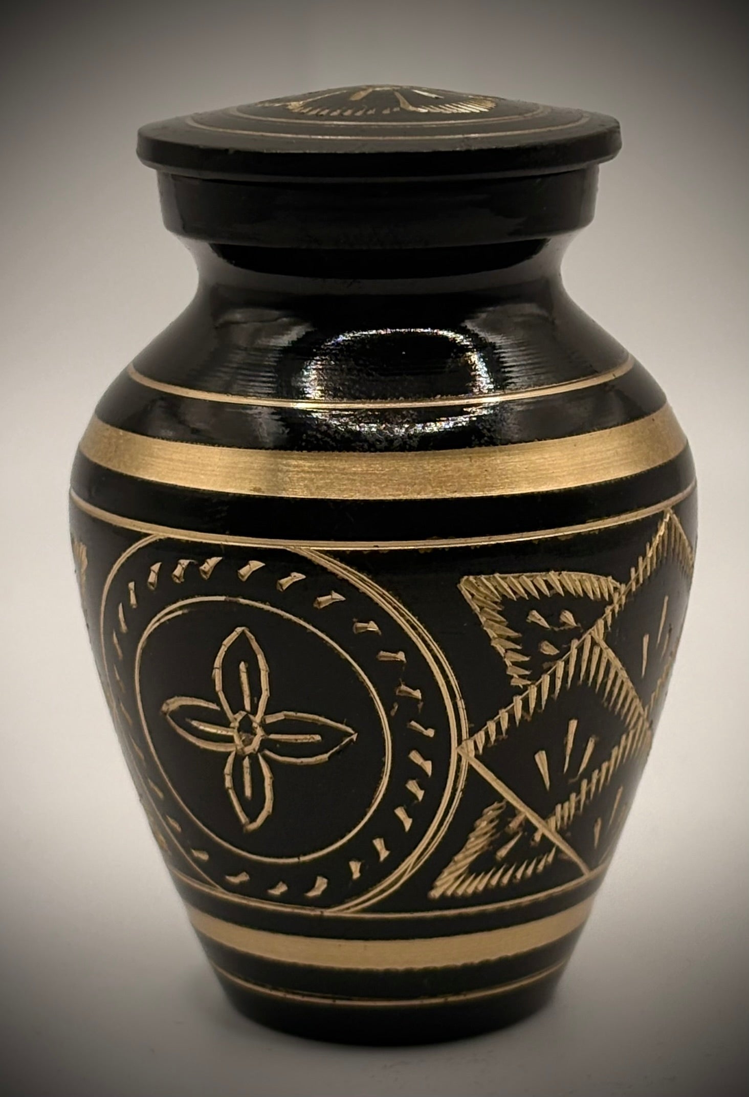 Black & Gold Keepsake Urn